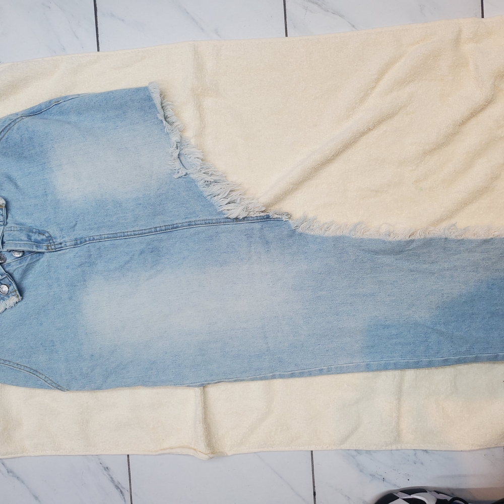 Light Blue Frayed Hem Women's Jeans